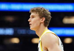 马尔卡宁高效引領(lǐng)爵士险胜 季前赛關(guān)键一战