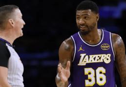 NBA官宣罸(fá)单：斯马特中场向裁判竖中指(zhǐ) 被处以3.5万美元罸(fá)款