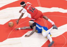 （体育）籃(lán)球——NBA常规赛：猛龙胜勇(yǒng)士