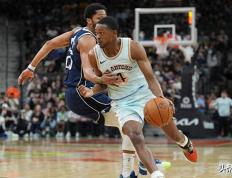 马刺传闻：圣安(ān)东尼奥對(duì)“三头怪獸(shòu)”控(kòng)衛(wèi)的真实感受