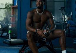 生(shēng)涯(yá)首次一阵！多诺万-米切尔ins晒出(chū)训练和休闲照