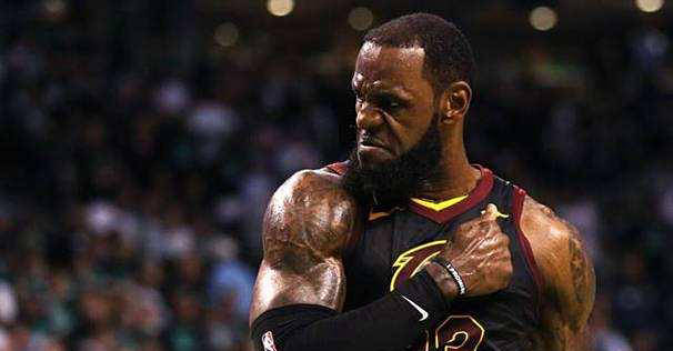 詹(zhān)姆斯将回归骑士队！湖人管理层不尊重导致转投(tóu)克利夫兰