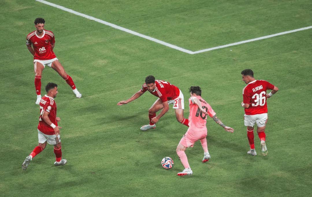 重温高光時(shí)刻，世俱杯“十佳球”盘点