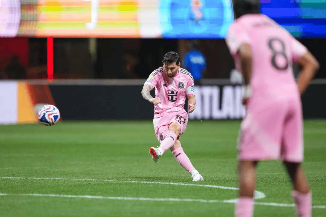 重温高光時(shí)刻，世俱杯“十佳球”盘点