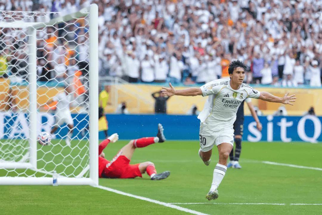 重温高光時(shí)刻，世俱杯“十佳球”盘点