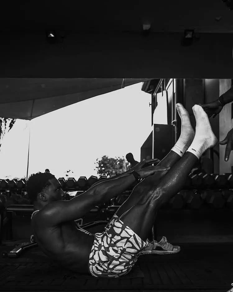 生(shēng)涯(yá)首次一阵!多诺万-米切尔ins晒出(chū)训练和休闲照