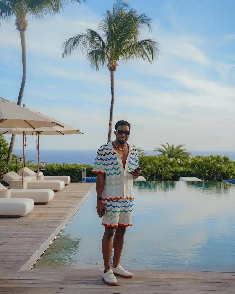 生(shēng)涯(yá)首次一阵!多诺万-米切尔ins晒出(chū)训练和休闲照