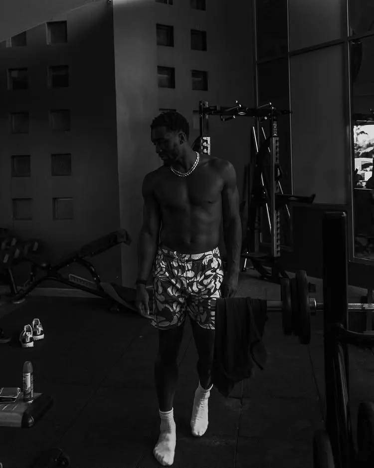 生(shēng)涯(yá)首次一阵!多诺万-米切尔ins晒出(chū)训练和休闲照