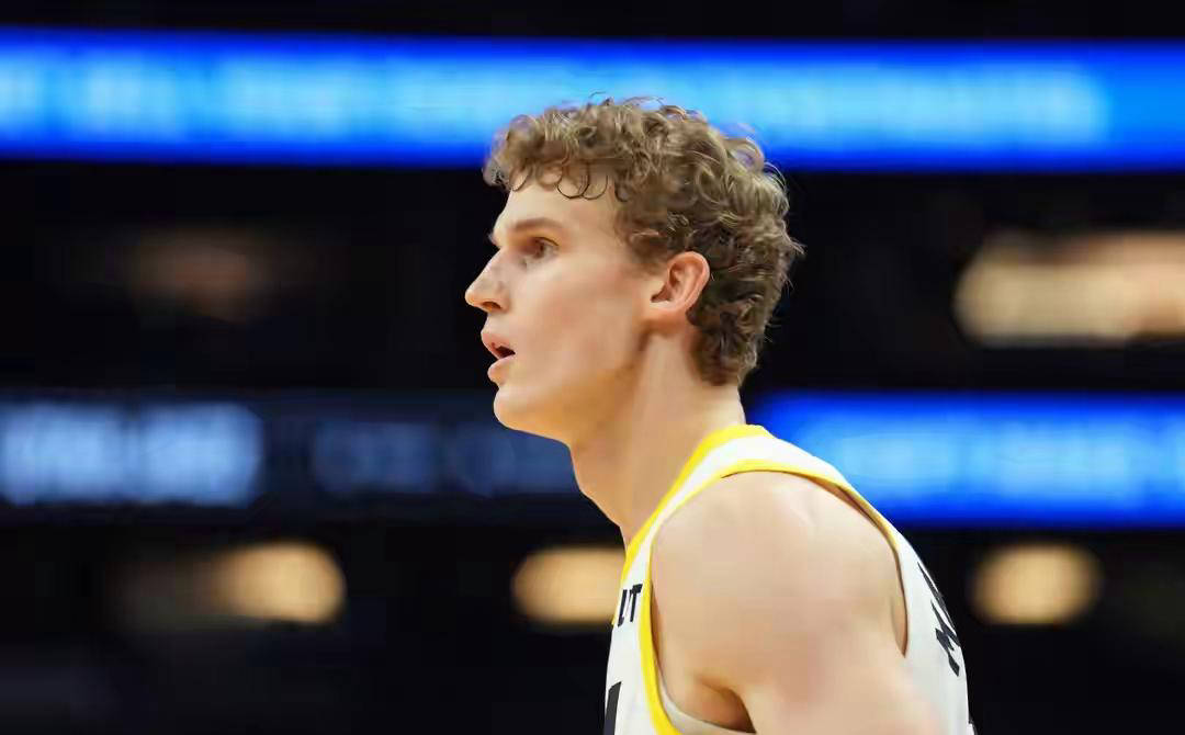 马尔卡宁高效引領(lǐng)爵士险胜 季前赛關(guān)键一战