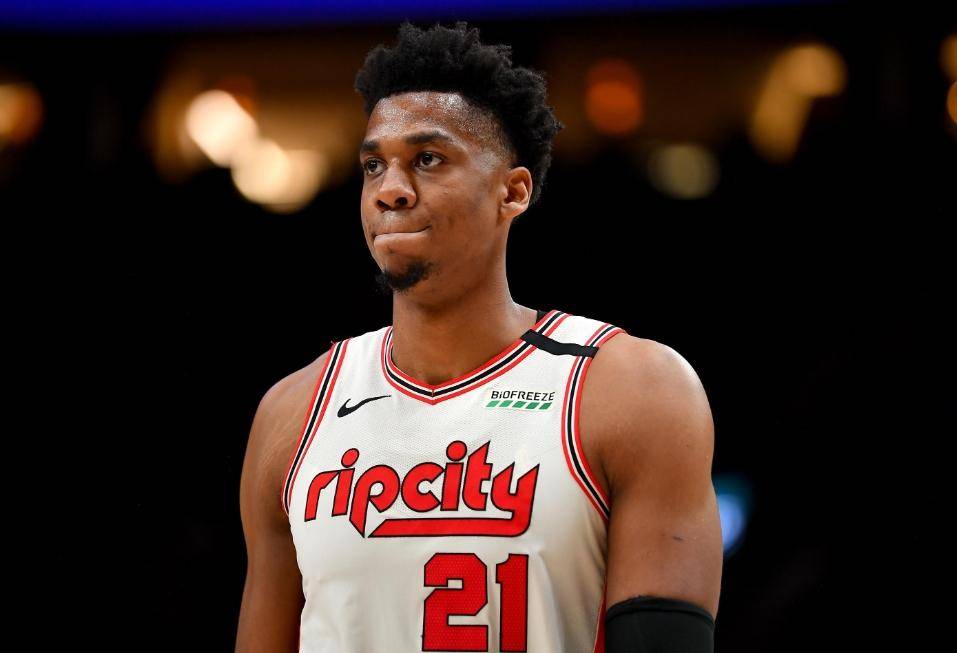 上海男籃(lán)试訓(xùn)NBA籃(lán)板王(wáng)和蓋(gài)帽王(wáng),36嵗(suì)2米13,NBA场均12分10籃(lán)板