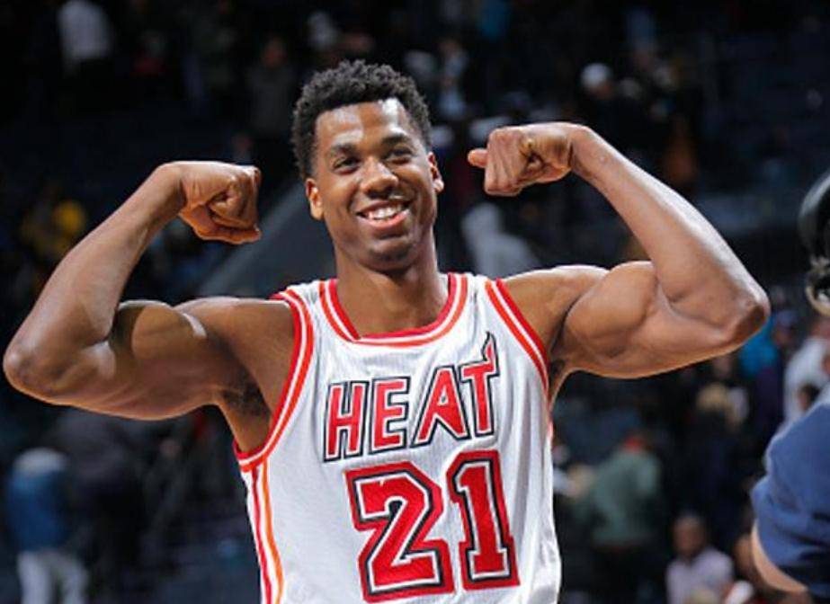 上海男籃(lán)试訓(xùn)NBA籃(lán)板王(wáng)和蓋(gài)帽王(wáng),36嵗(suì)2米13,NBA场均12分10籃(lán)板