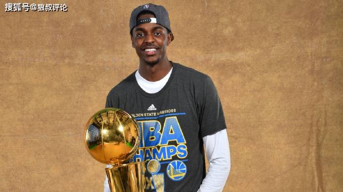 15年效力勇士隨(suí)队奪(duó)得NBA总冠军!廣(guǎng)州龙獅(shī)签约前NBA球员霍乐迪