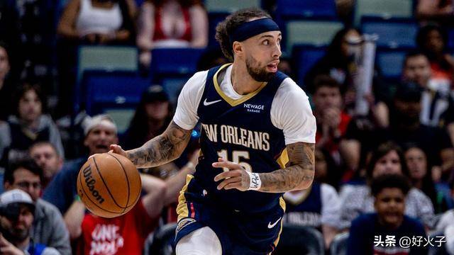 罸(fá)款(kuǎn)2000美元(yuán)，NBA对阿(ā)尔瓦拉多处以(yǐ)罸(fá)款(kuǎn)，原因是他假摔